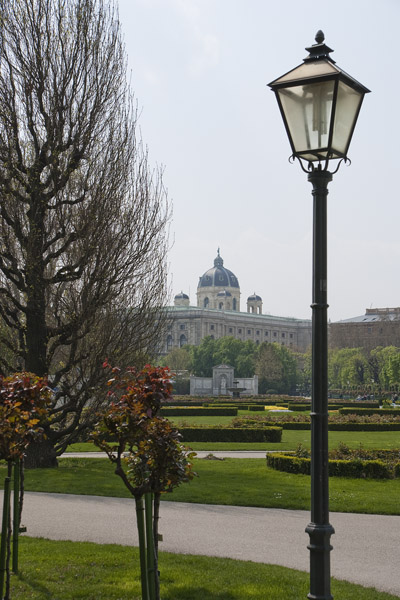 Volksgarten with Hofburg in the background